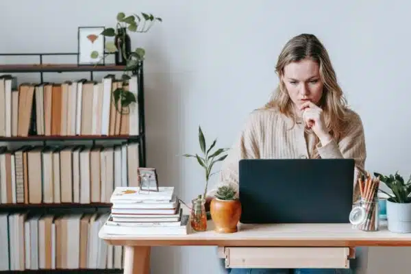 Trouver une passion ou un projet créatif pour s’épanouir en retraite : astuces et inspiration
