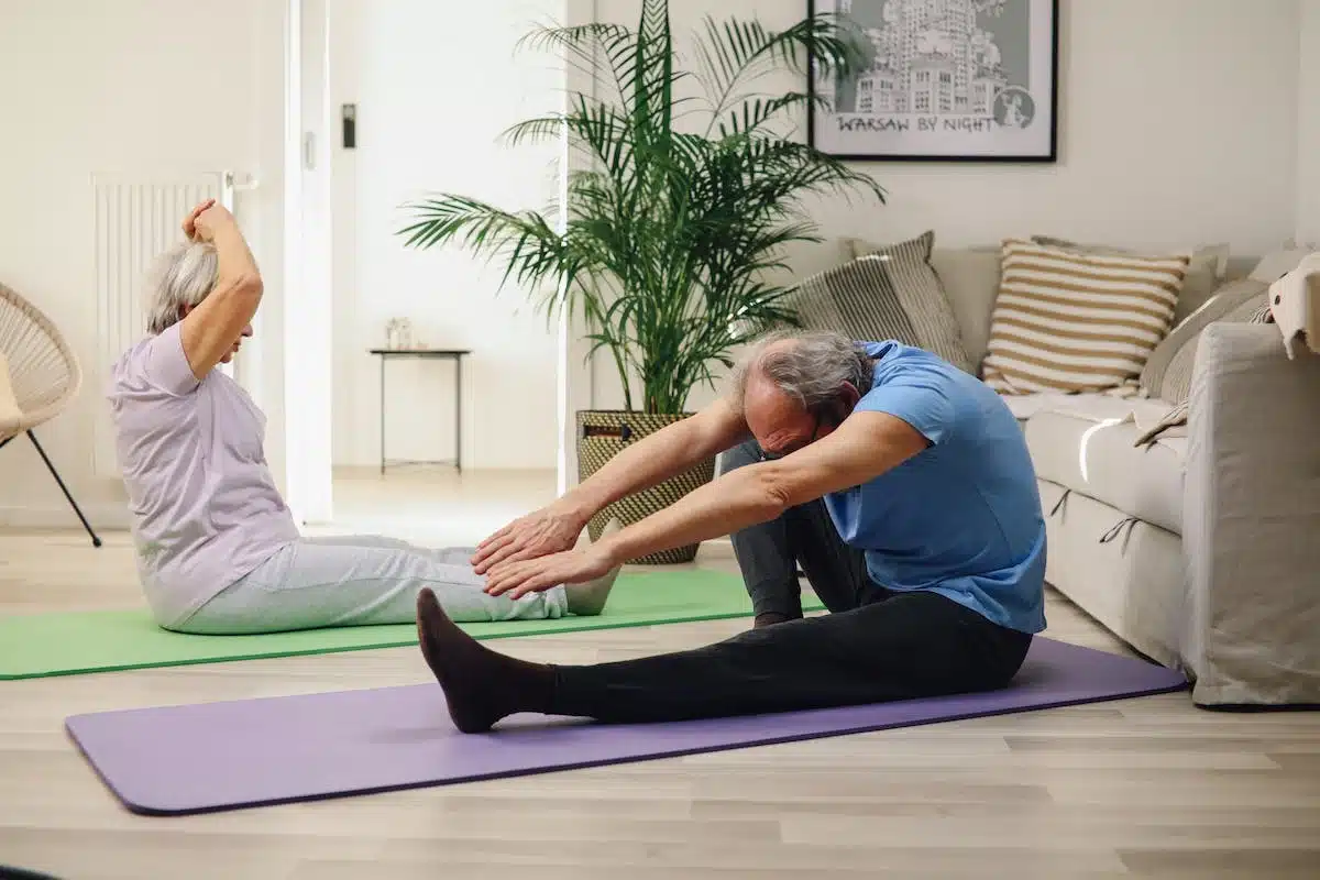 Les nombreux bénéfices du yoga pour les personnes âgées