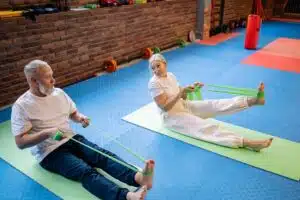Les meilleures activités physiques pour les seniors : restez en forme grâce à des exercices adaptés