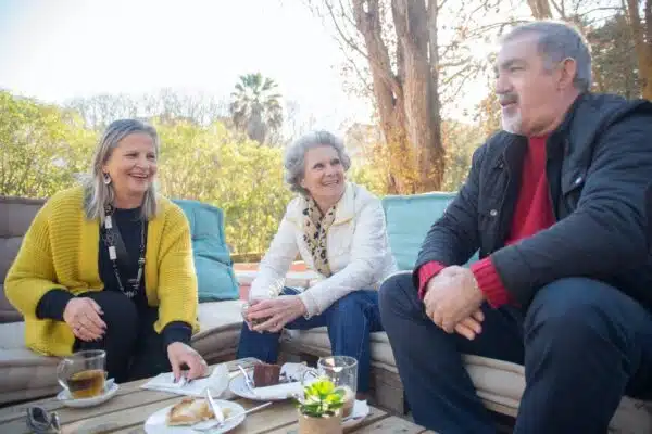 Activités familiales adaptées aux seniors : Guide pour des moments de partage intergénérationnel