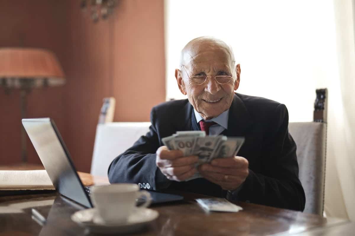 Les opportunités de financement pour les seniors : une aide précieuse pour préserver leur bien-être