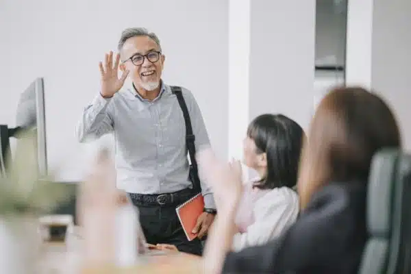 Retour à l’activité après la retraite : les meilleures offres d’emploi pour les séniors